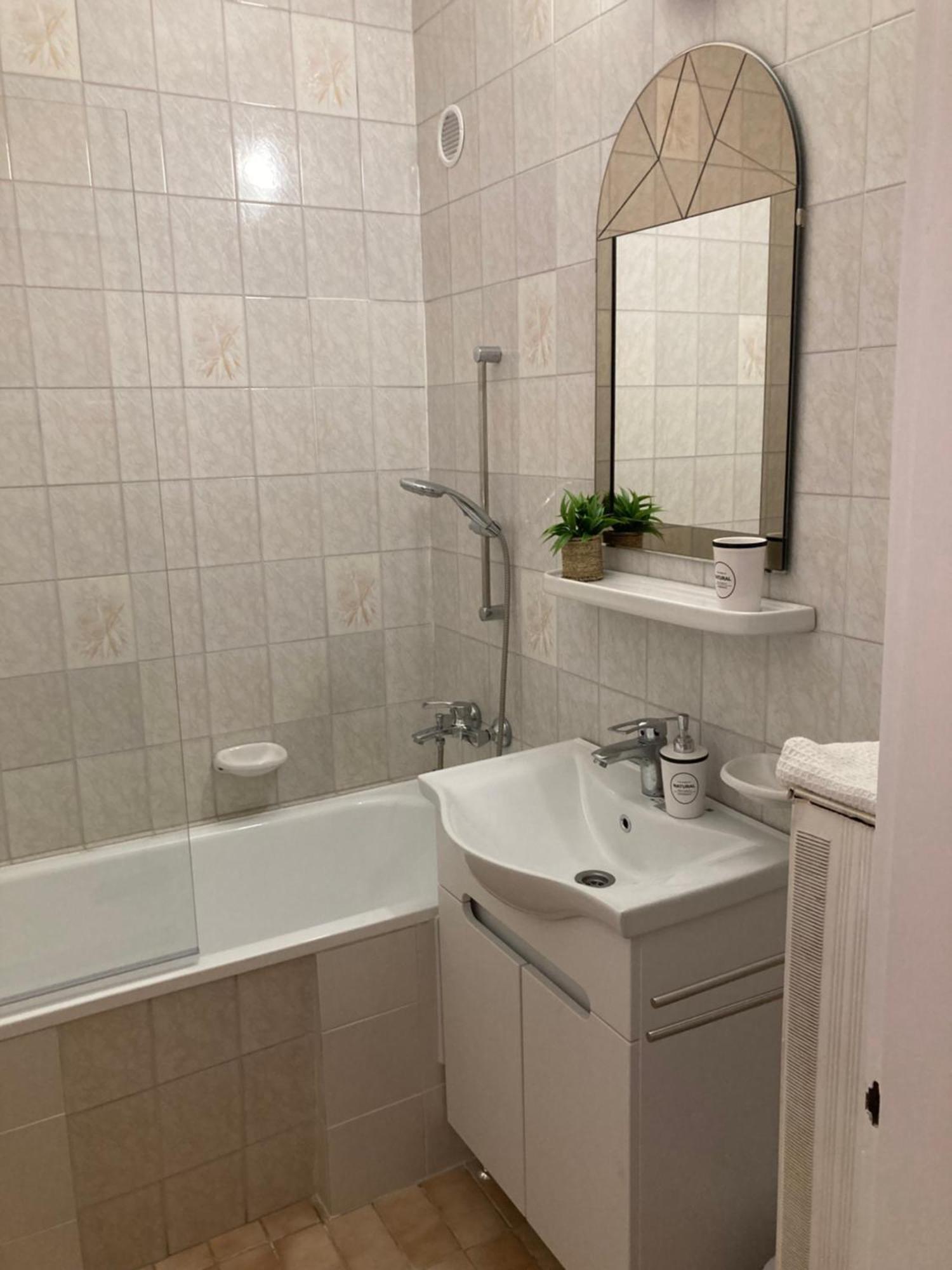 Belvarosi Classic Apartman 85 Square Meters Szombathely Zewnętrze zdjęcie