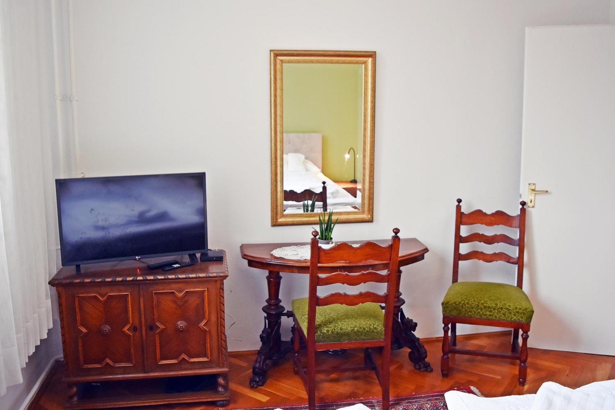 Belvarosi Classic Apartman 85 Square Meters Szombathely Zewnętrze zdjęcie
