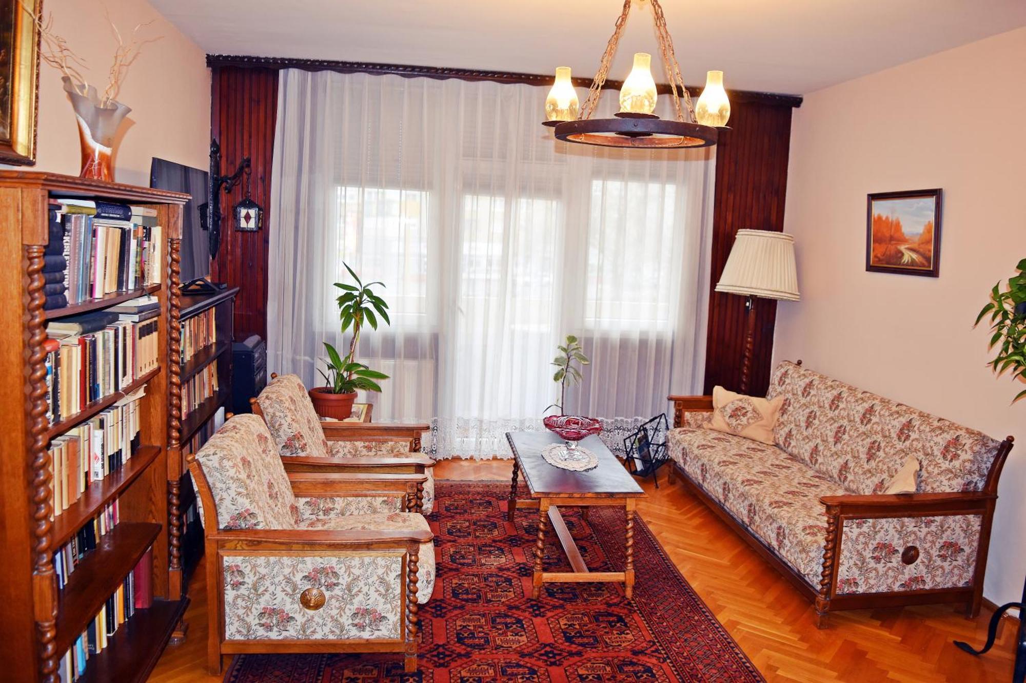 Belvarosi Classic Apartman 85 Square Meters Szombathely Zewnętrze zdjęcie